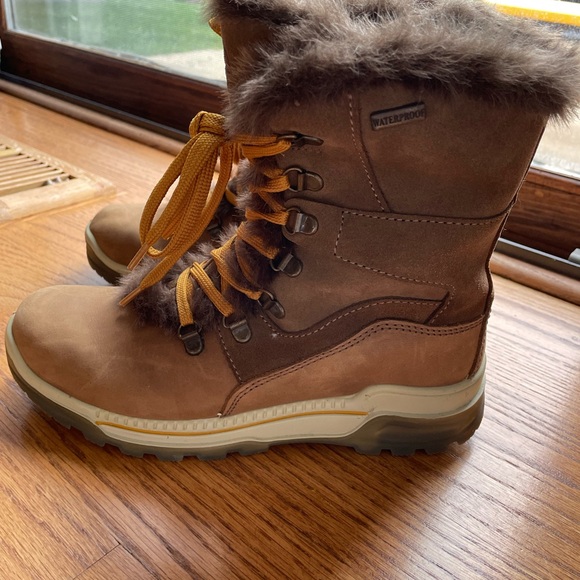 Sorel Alpine Design Waterproof Boots Size 7.5 ✨ Like New ✨ - Picture 2 of 10